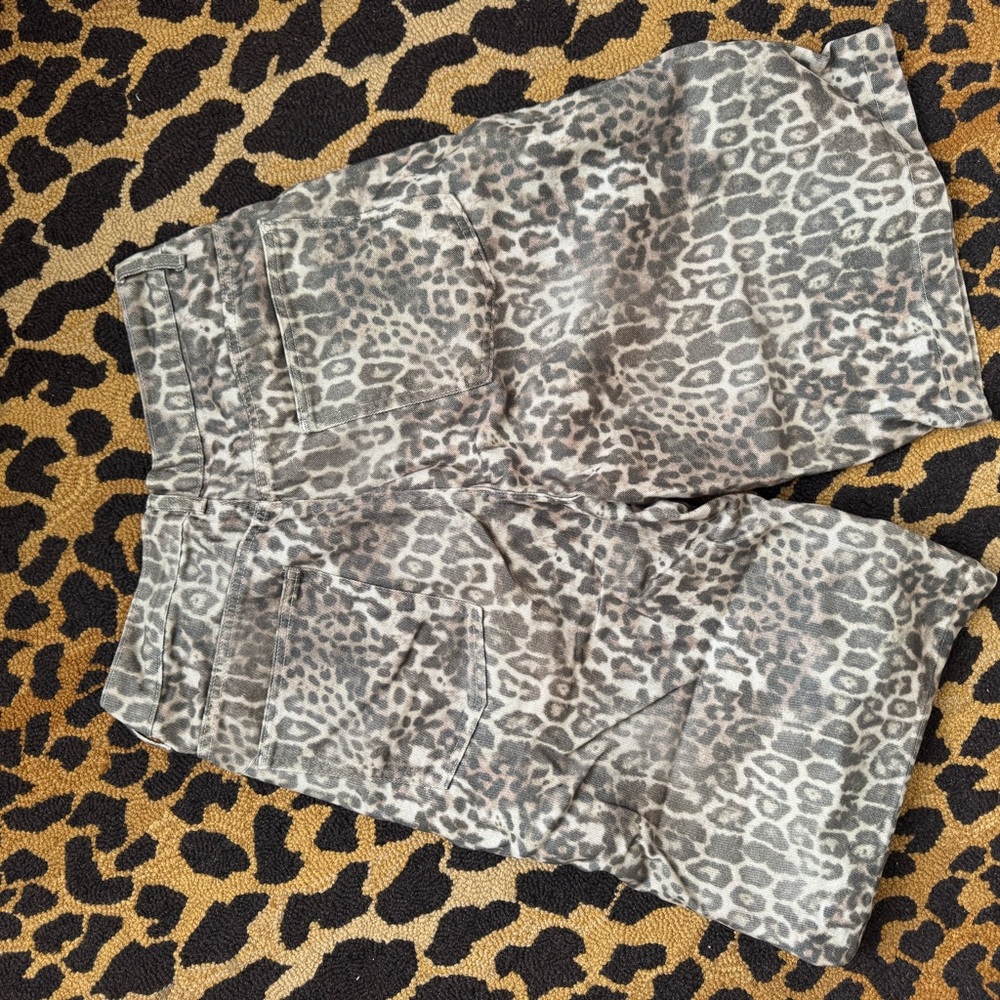Jaded London Gray Leopard Print Jean Shorts - Picture 3 of 3